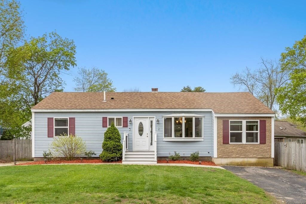 Property Photo:  2 Pleasant St  MA 01862 