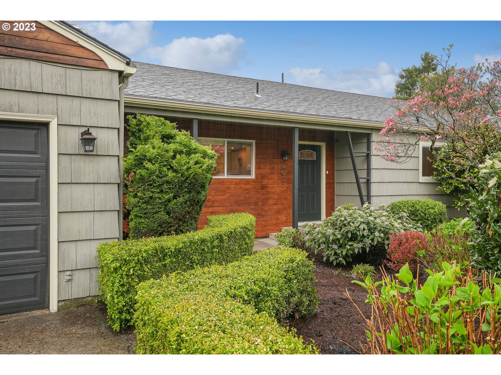 Property Photo: 4055 SW Tualaway Ave OR 97005