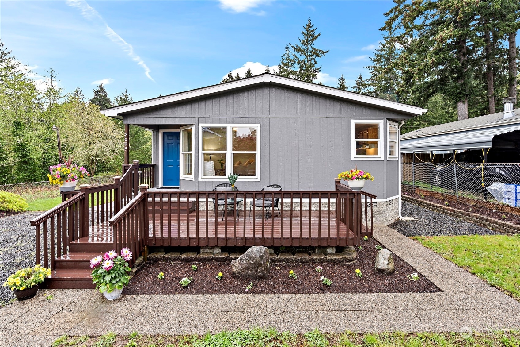 Property Photo:  2009 3rd Avenue W  WA 98312 
