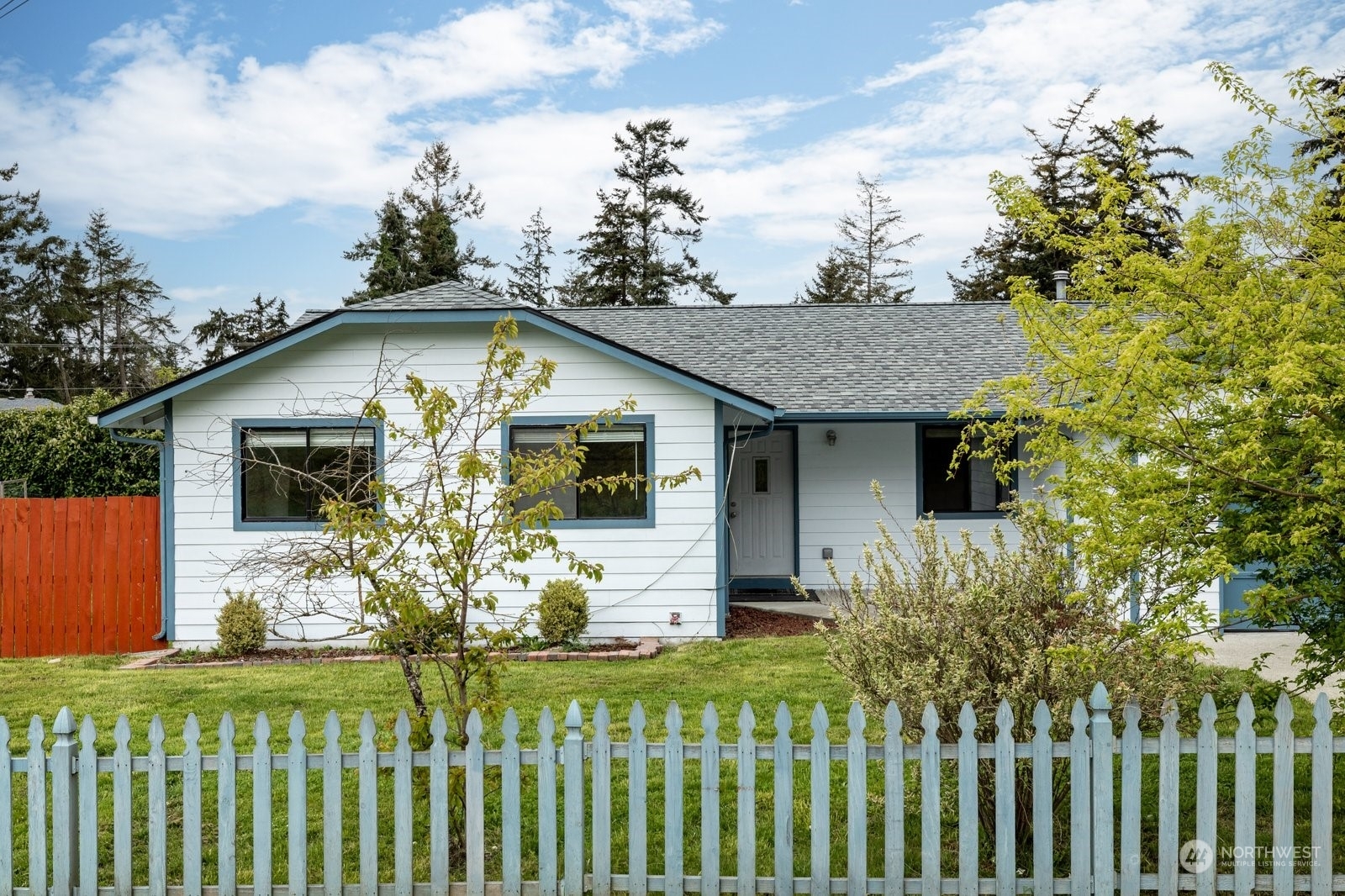 Property Photo:  1213 SW Heller Street  WA 98277 