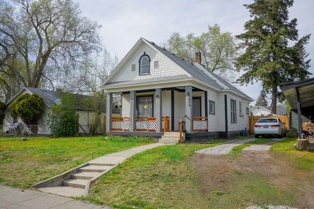 Property Photo: 1824 W Nora Ave WA 99205