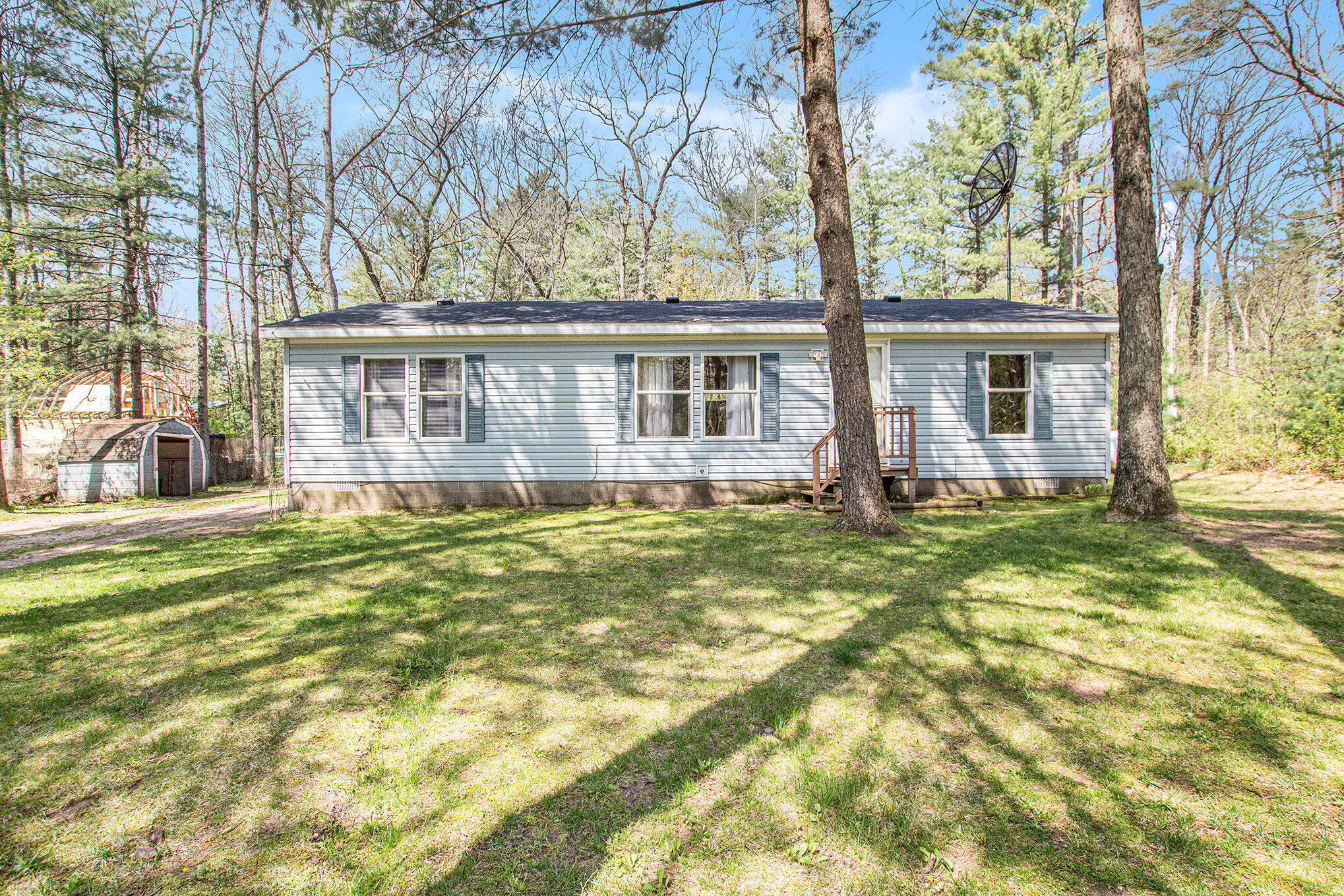 Property Photo: 8599 Chippewa Trail MI 49329