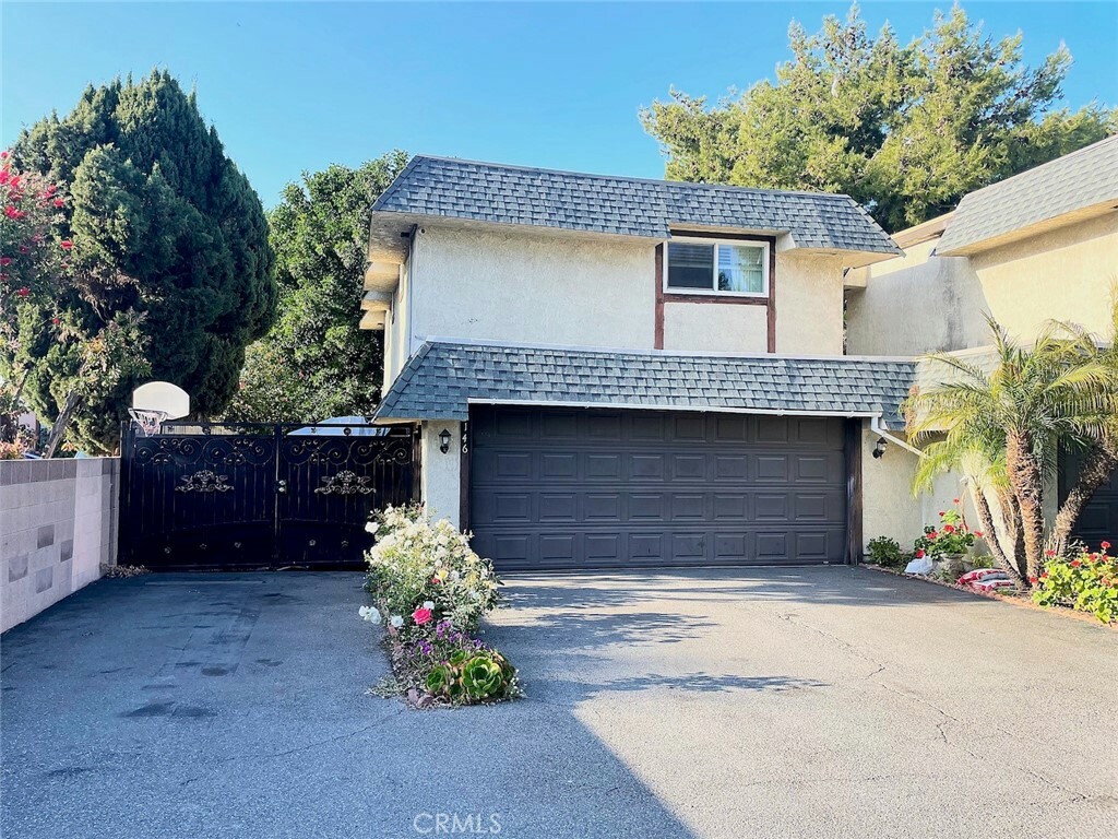 Property Photo: 146 S Fairview Street 18 CA 92704