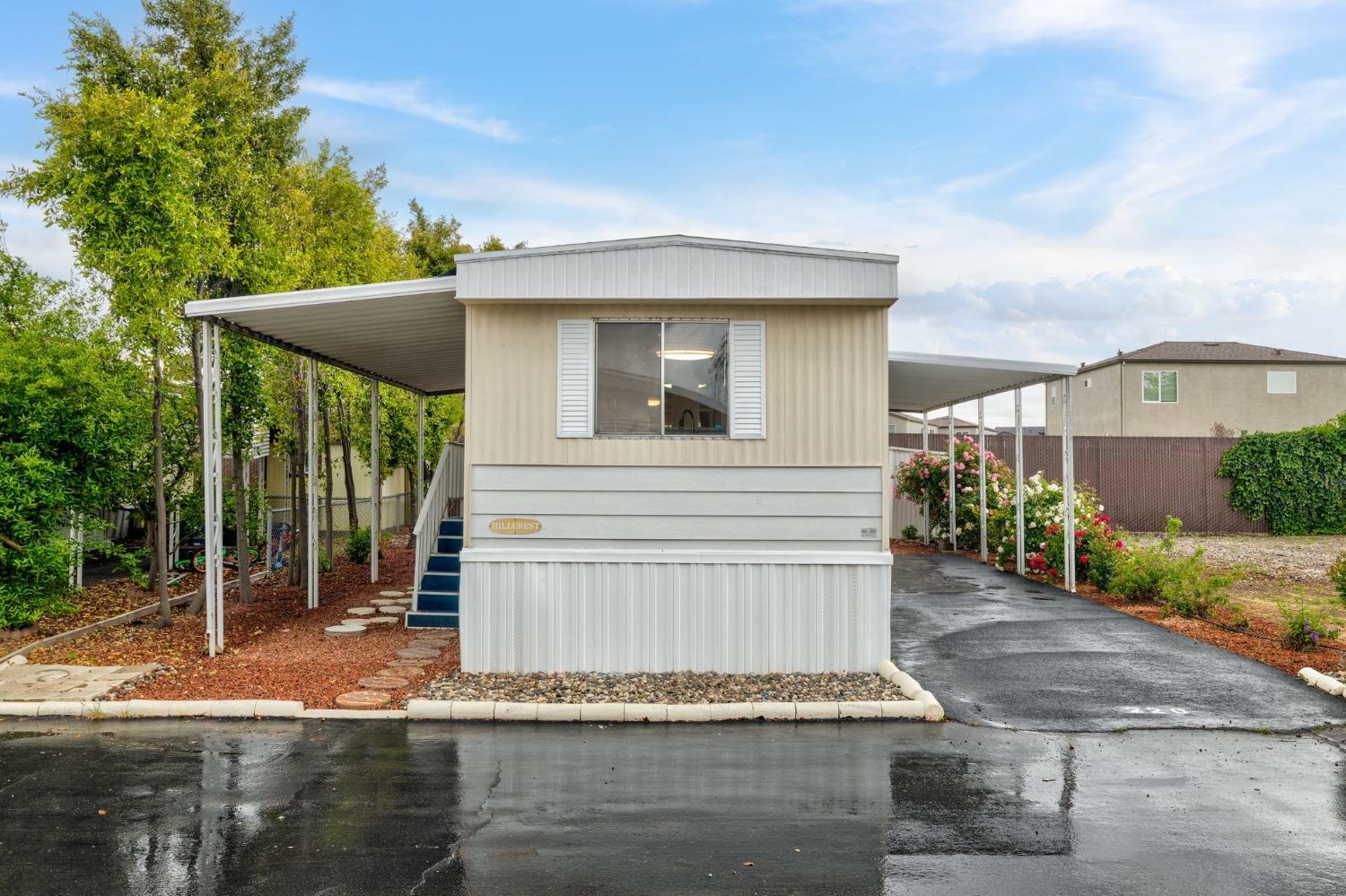 Property Photo: 6737 Capital Circle 220 CA 95828
