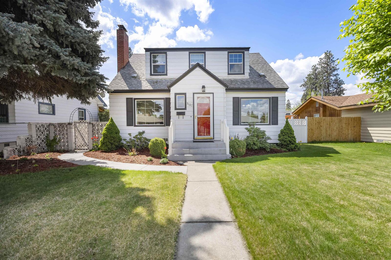 Property Photo: 3107 W Lacrosse Ave WA 99205