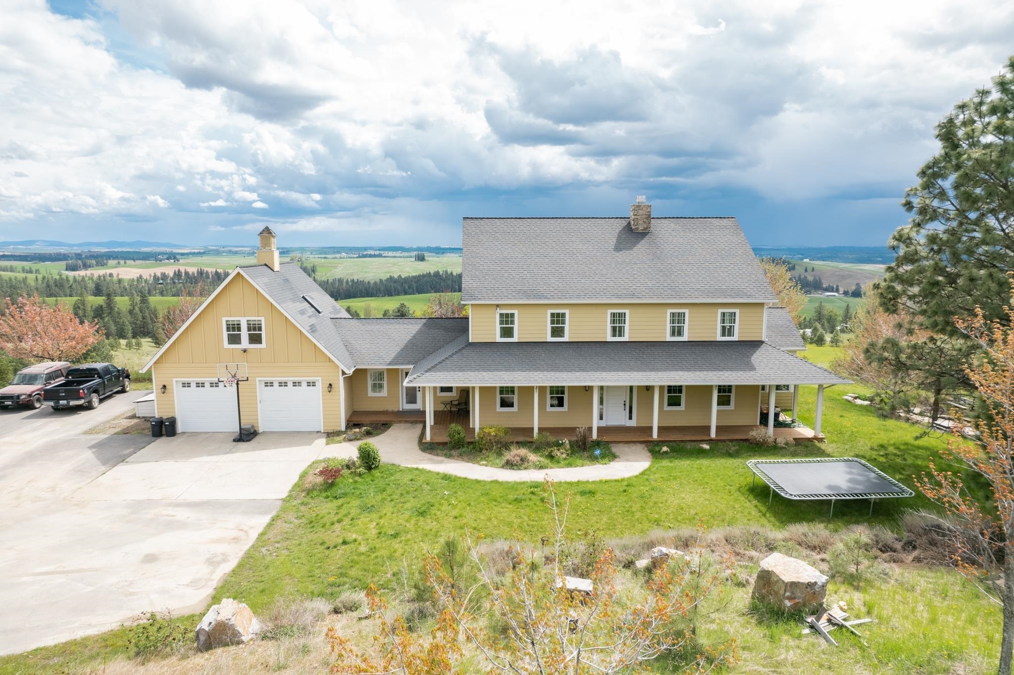 Property Photo: 7020 E Big Rock Rd WA 99223
