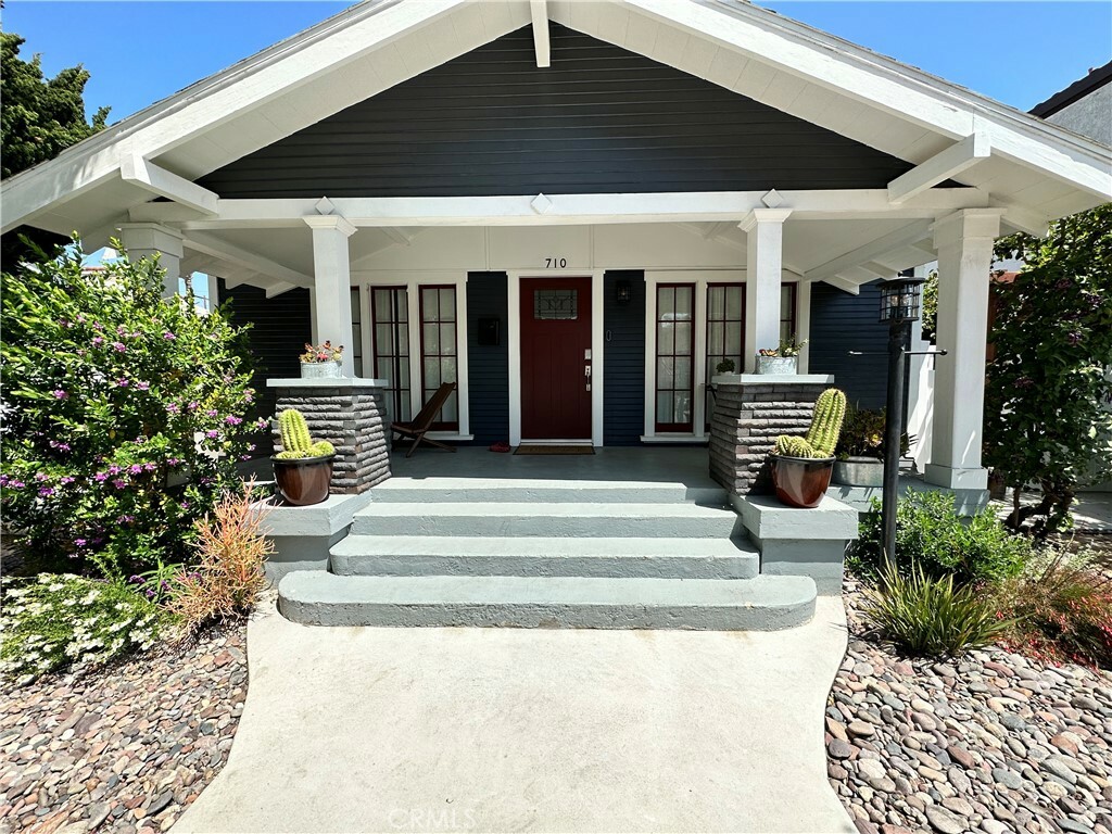 Property Photo: 710 Newport Avenue CA 90804
