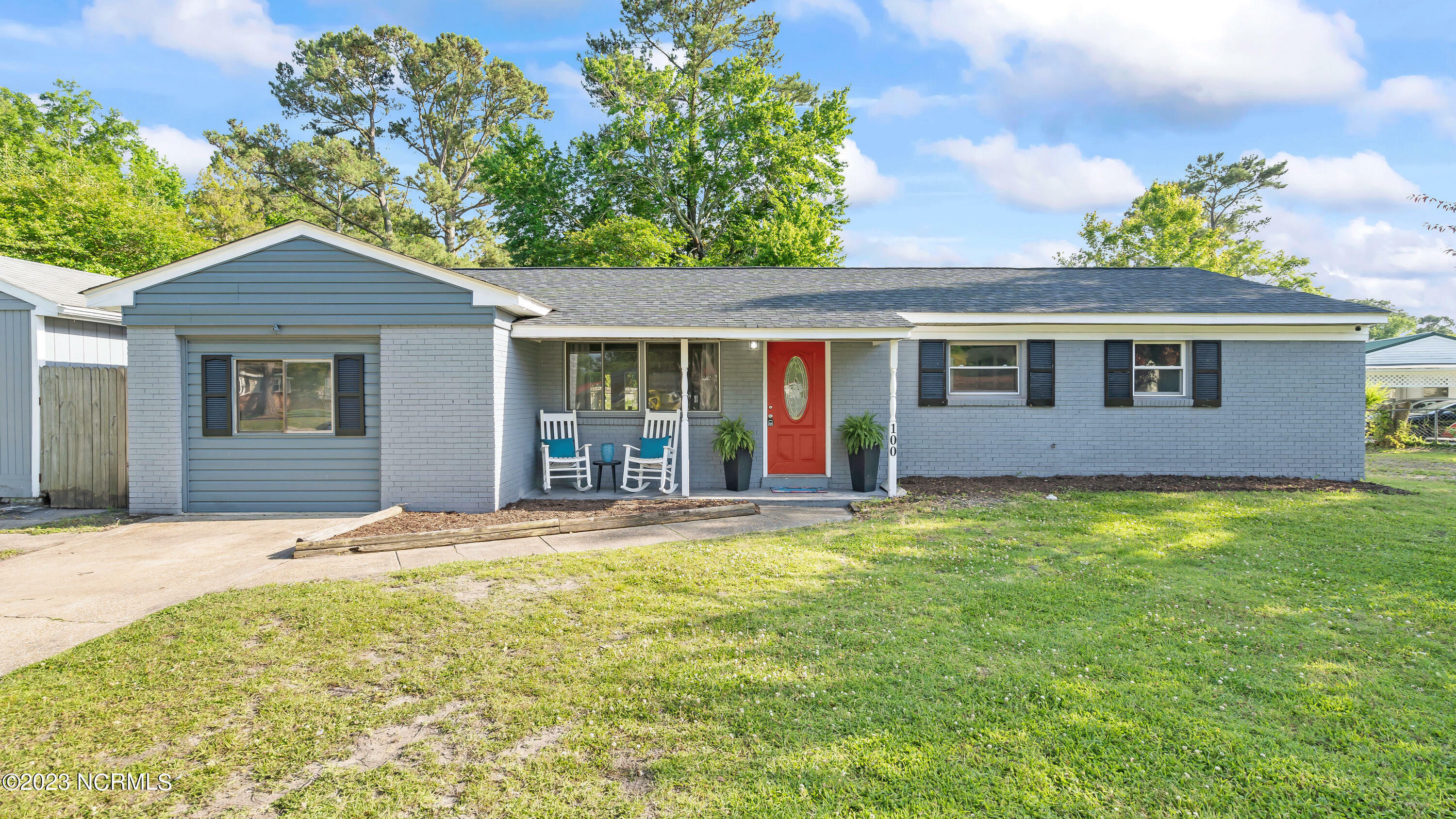 Property Photo: 100 Ivey Court NC 28540