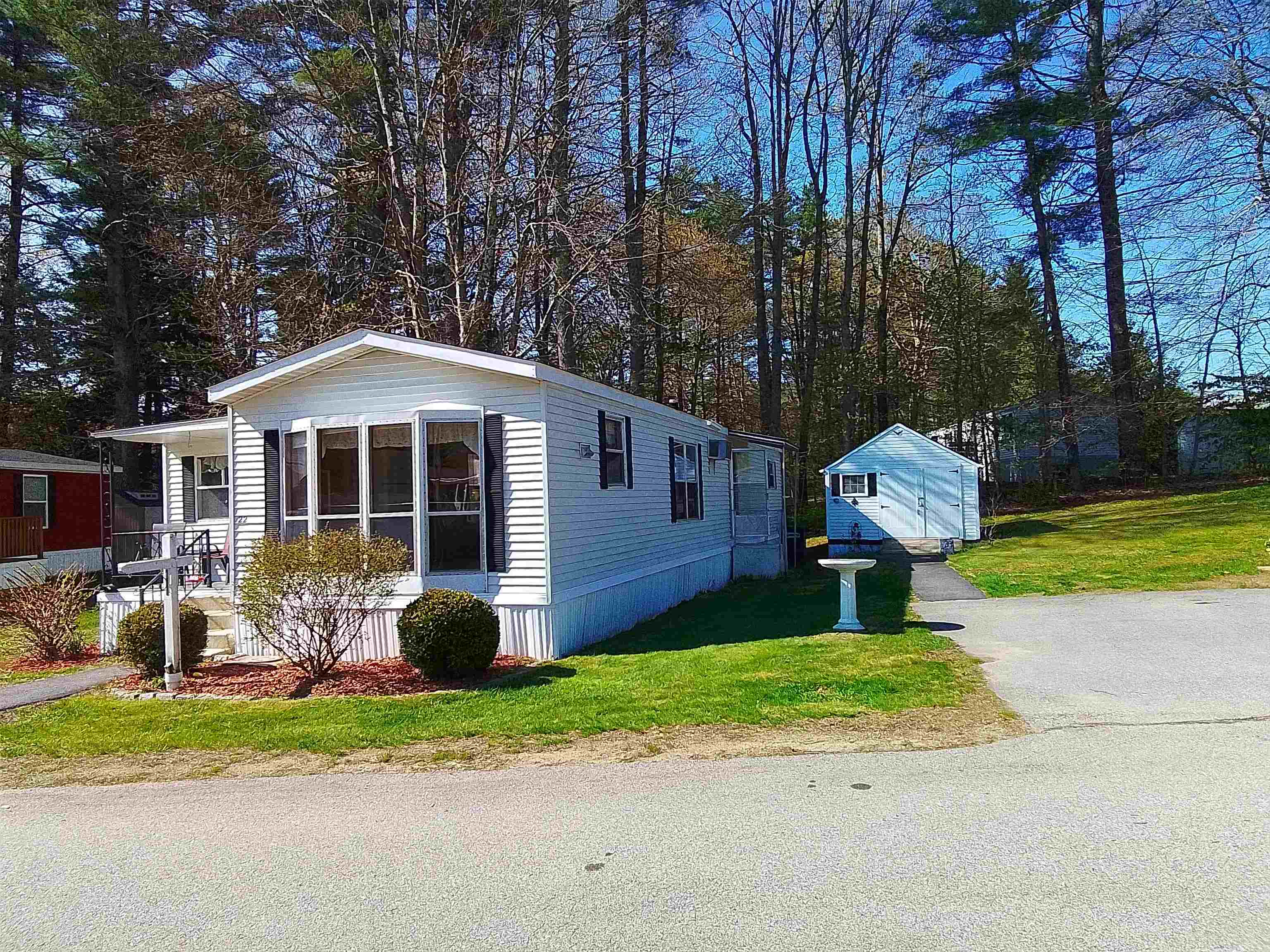 Property Photo: 22 Queen'S Lane NH 03234