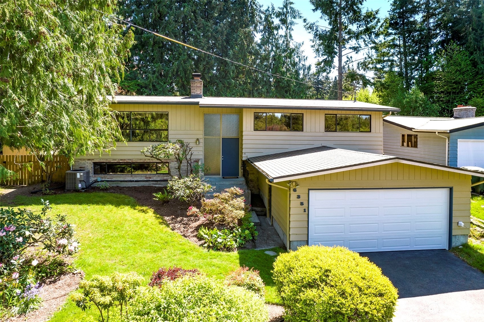 Property Photo:  6351 NE Arrowhead Drive  WA 98028 