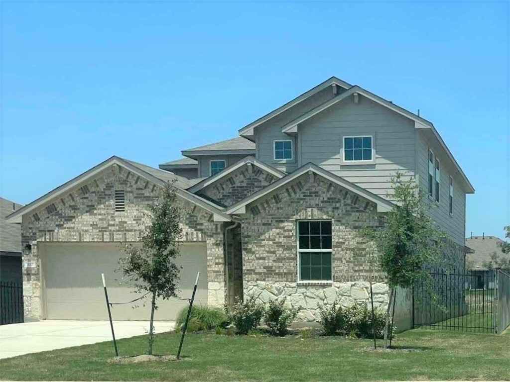 Property Photo: 100 Queen Anne Drive TX 78641