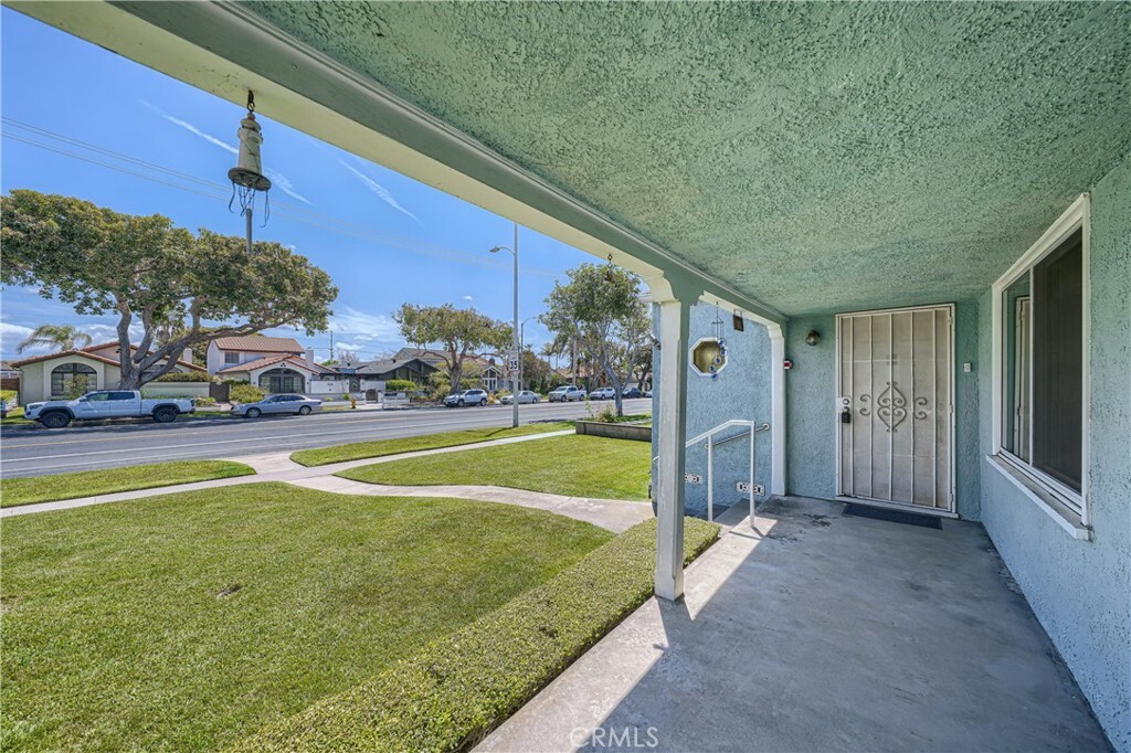 Property Photo:  1821 Lake Street  CA 92648 