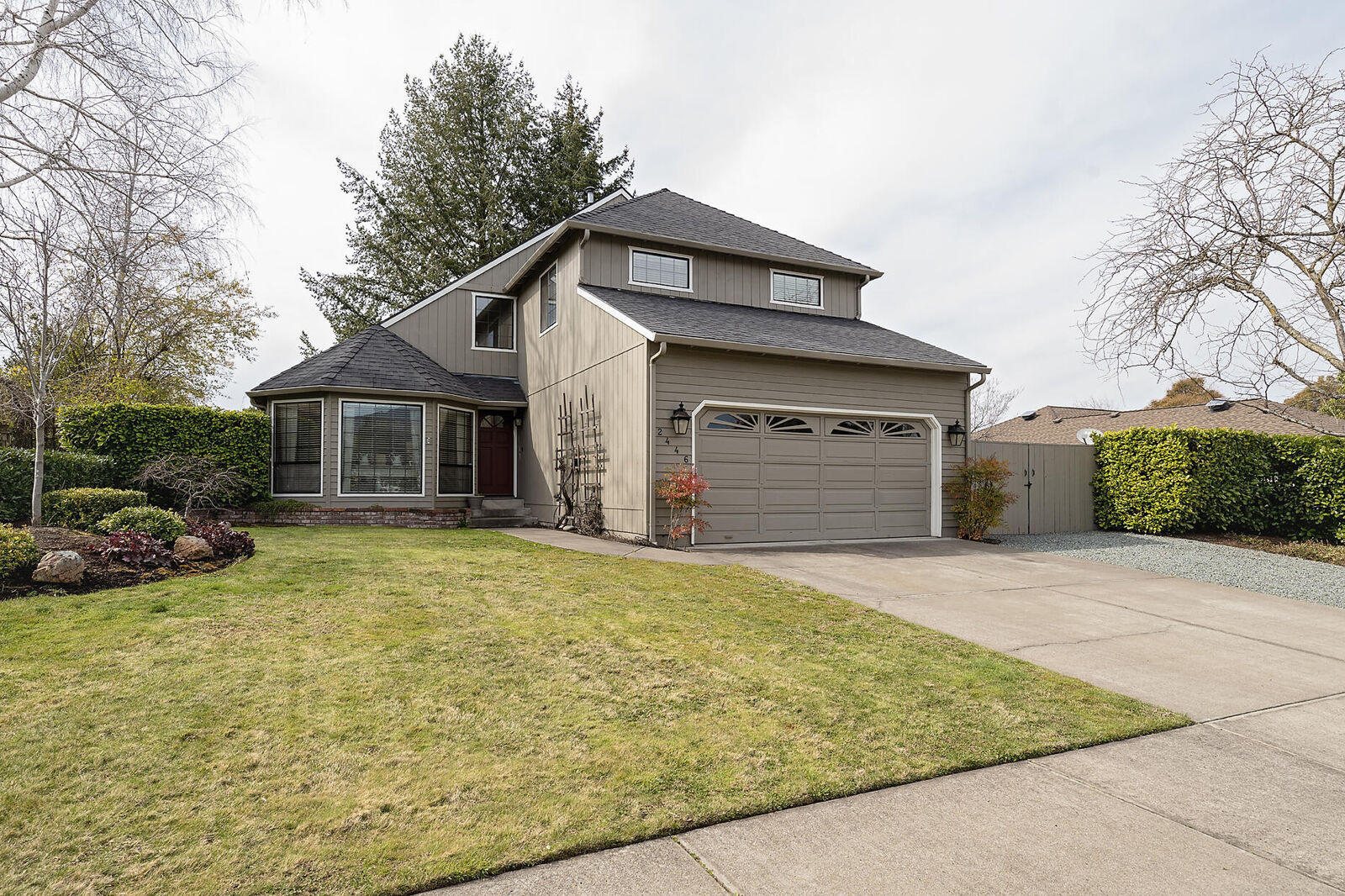 Property Photo: 2446 Pinebrook Circle OR 97504