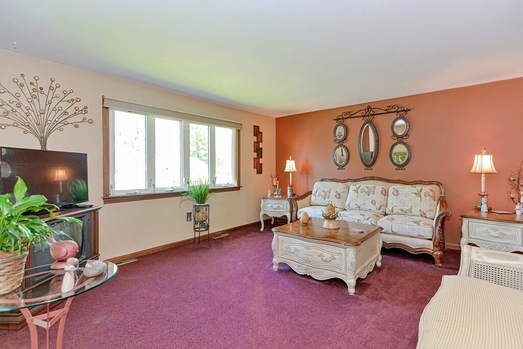 Property Photo:  16 Redwood Drive  MA 01757 