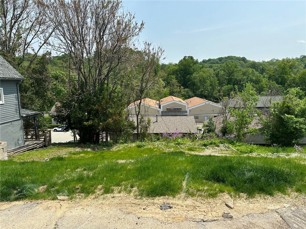 Property Photo:  5841 Curry Rd  PA 15236 