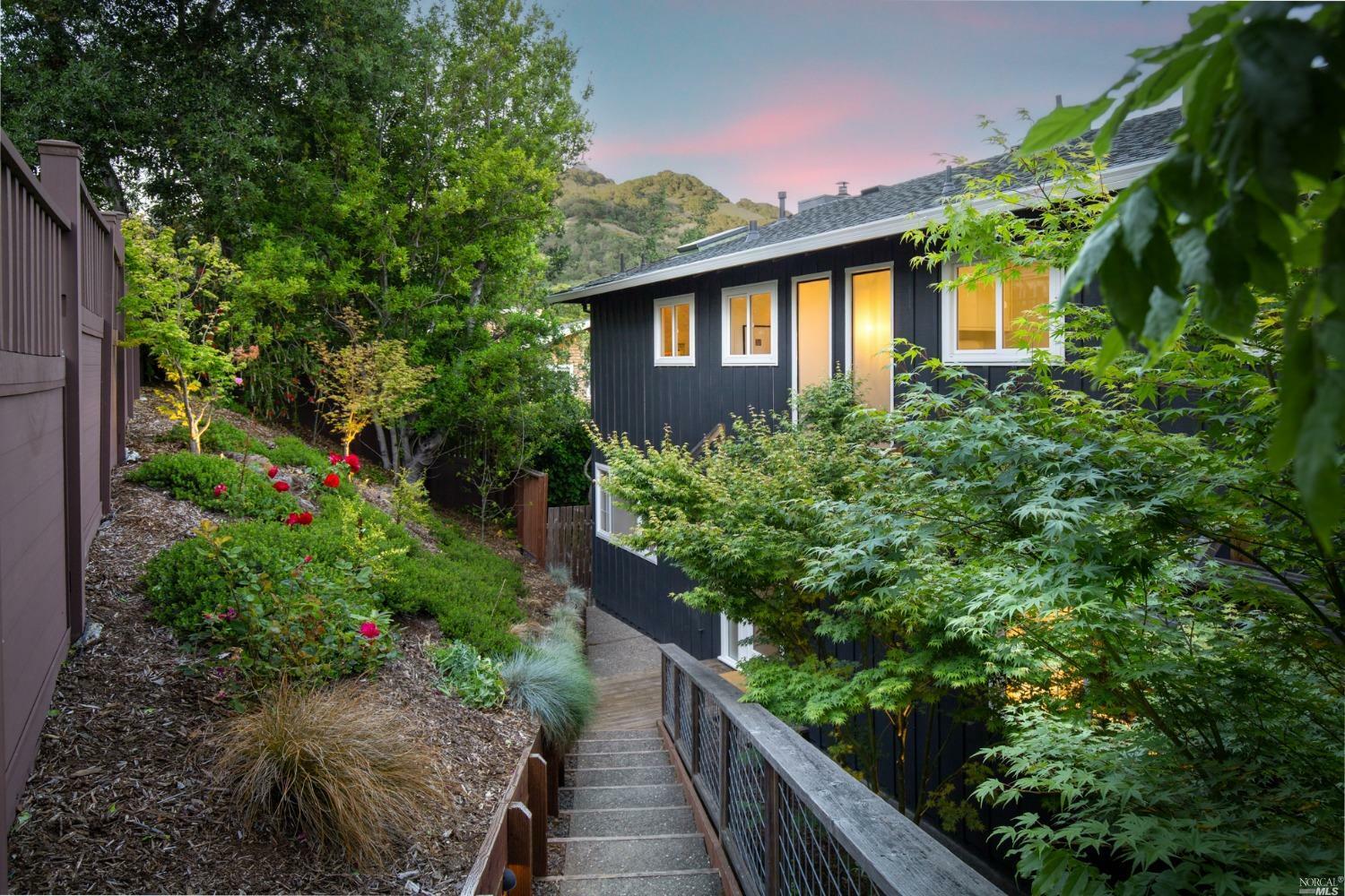 Property Photo: 31 Sienna Way CA 94901