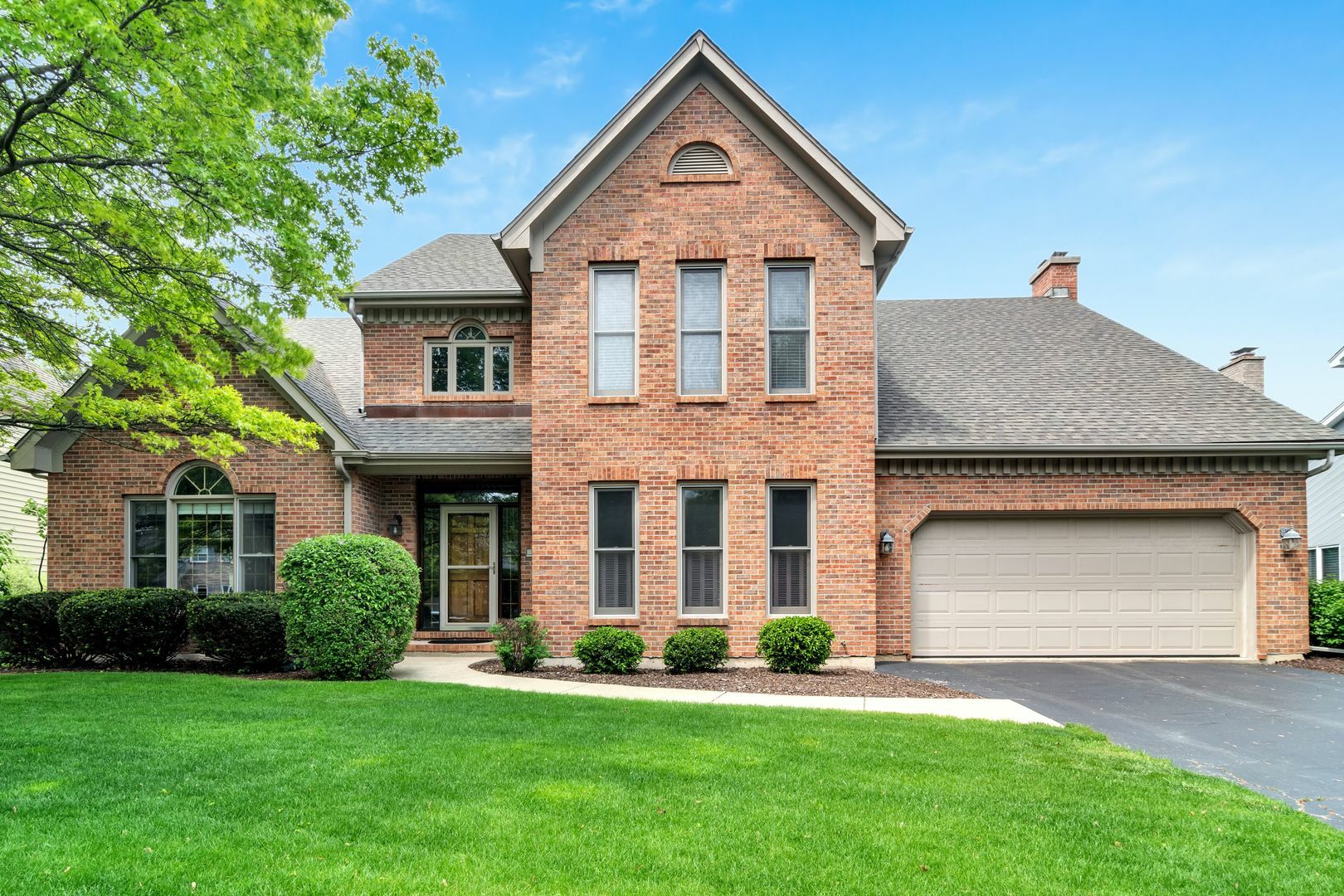 Property Photo: 2107 Primrose Lane IL 60565