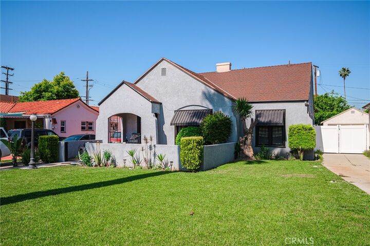 Property Photo:  2818 N Arrowhead Avenue  CA 92405 