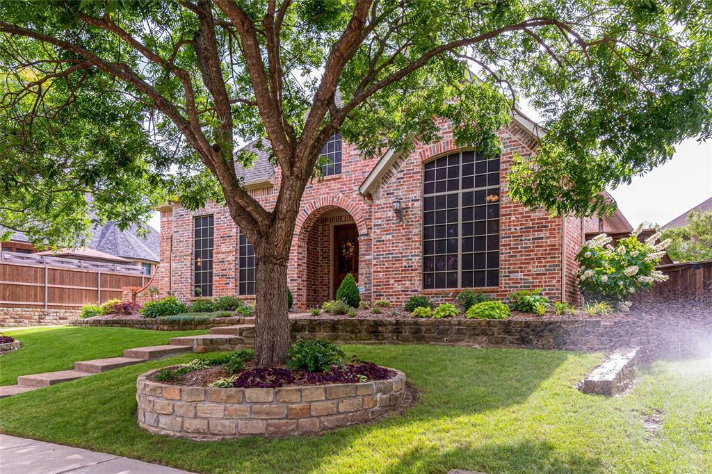 Property Photo: 808 Sandy Trail TX 76248