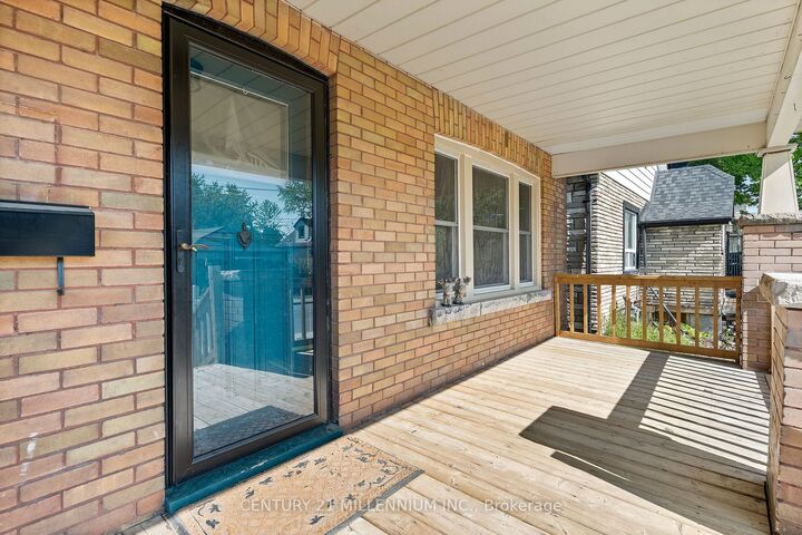 Property Photo: 4461 Third Ave W ON L2E 4L1