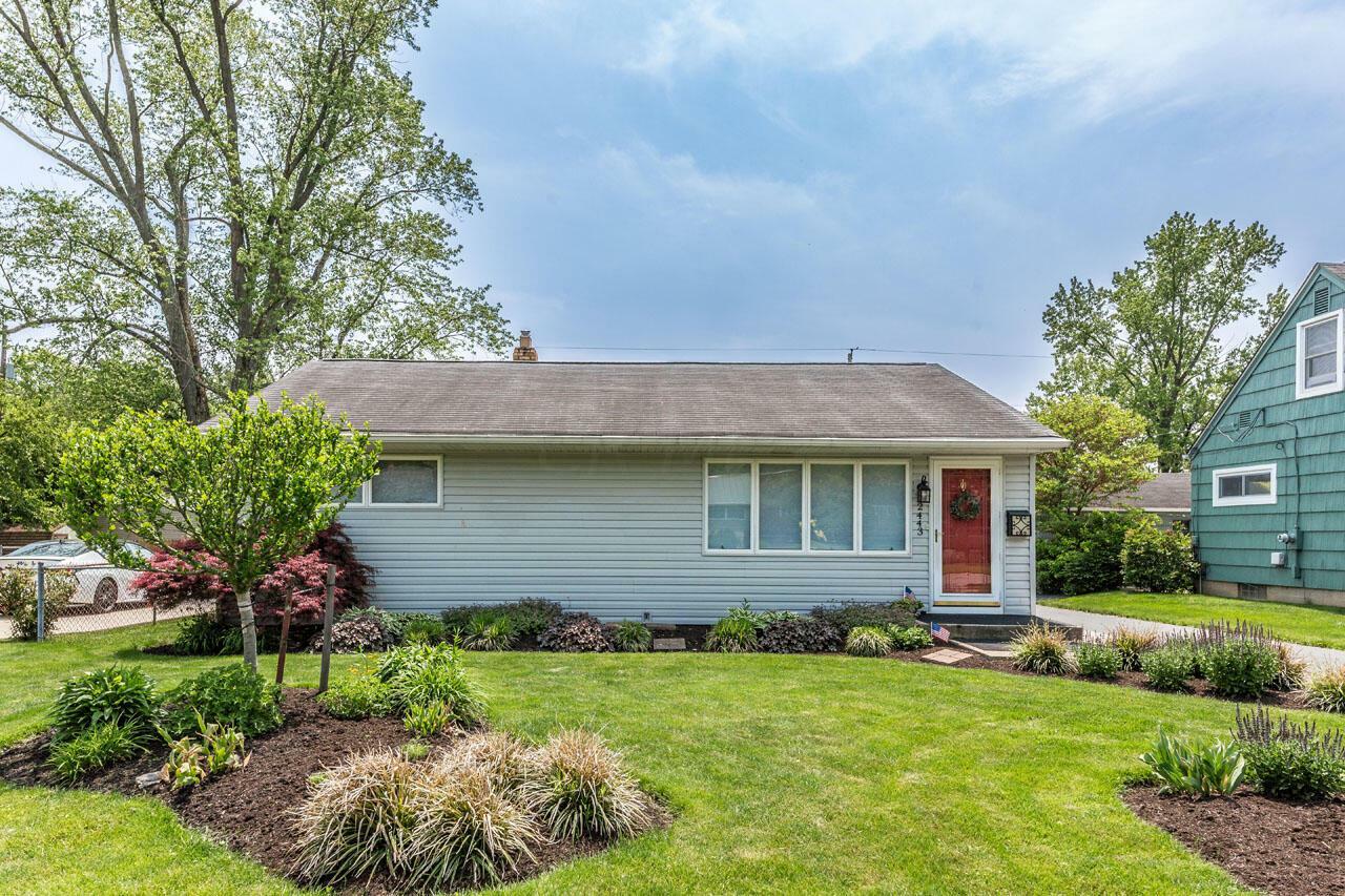 Property Photo: 2443 Shrewsbury Road OH 43221