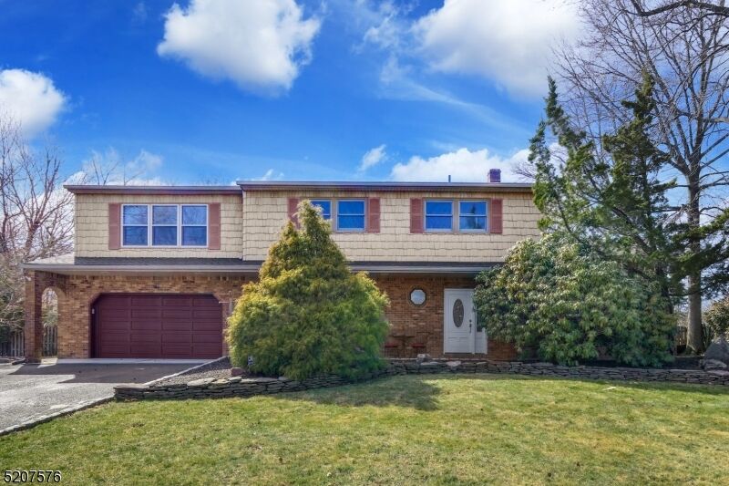Property Photo:  19 Phillip Dr  NJ 08820 