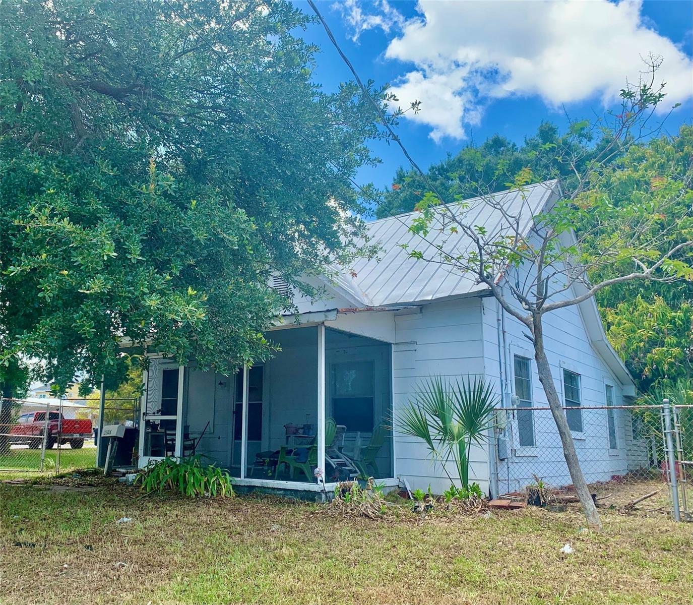 Property Photo:  2208 Thrace Street  FL 33605 