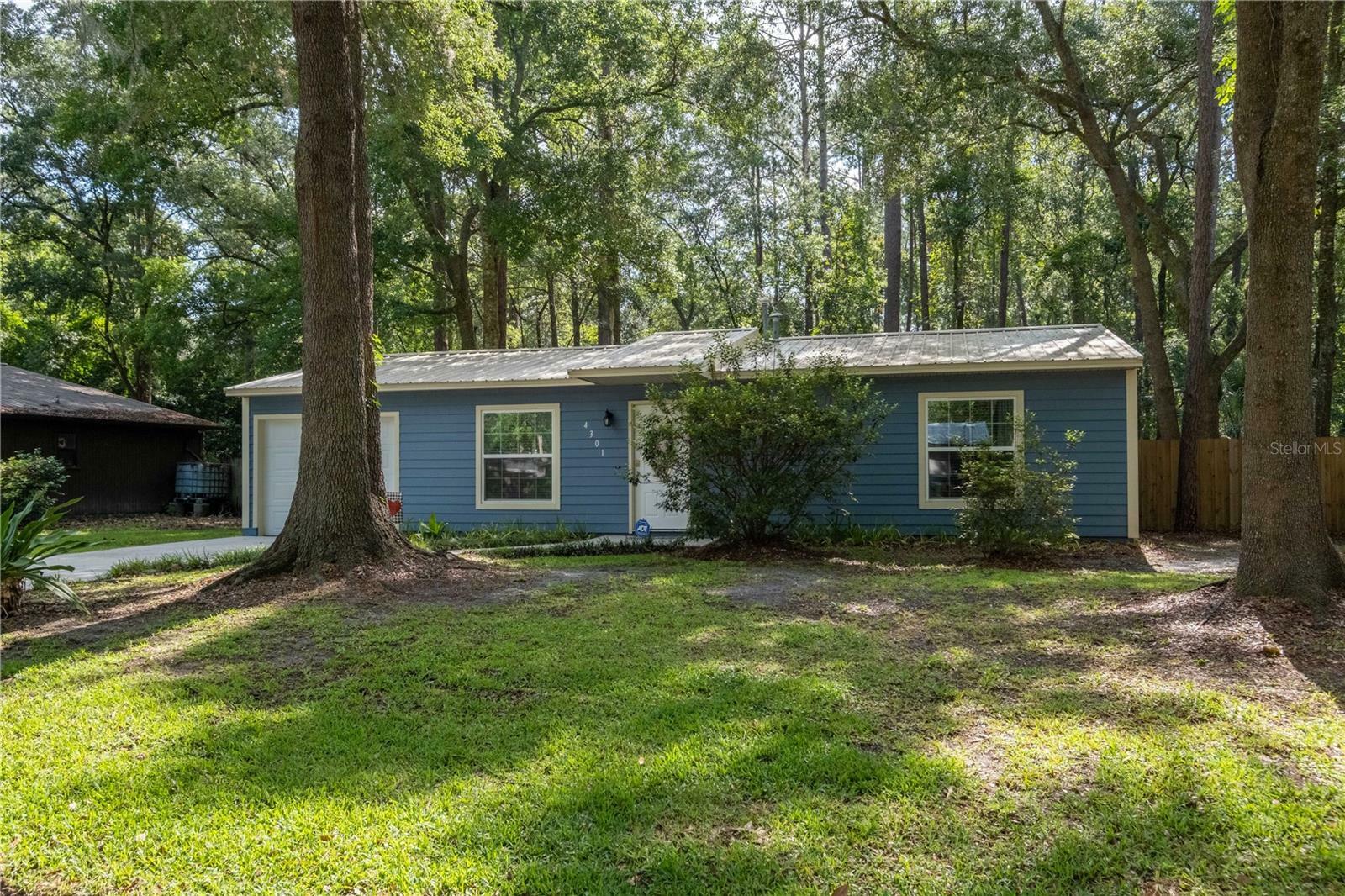 Property Photo:  4301 NW 25th Terrace  FL 32605 