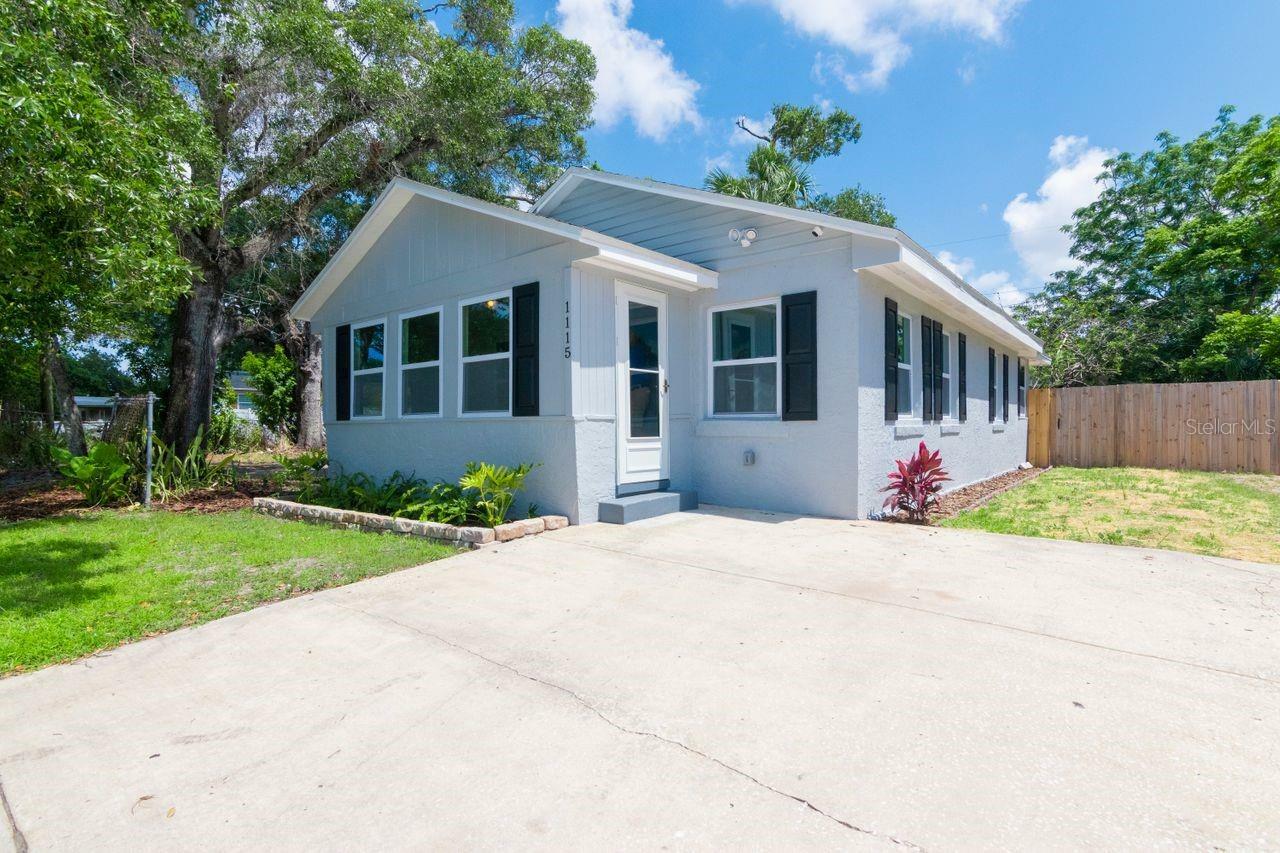 Property Photo:  1115 Grant Street  FL 33755 