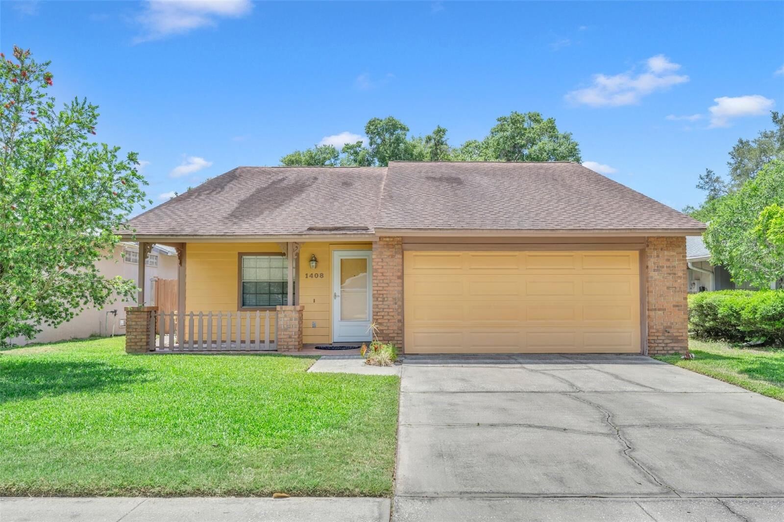 Property Photo: 1408 Auburn Green Loop FL 32792