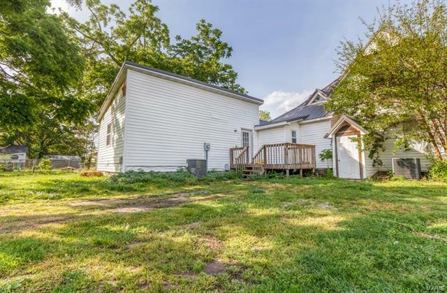 Property Photo:  221 Harrison Street  MO 65536 