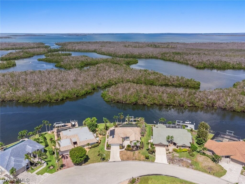 Property Photo:  14960 David Drive  FL 33908 