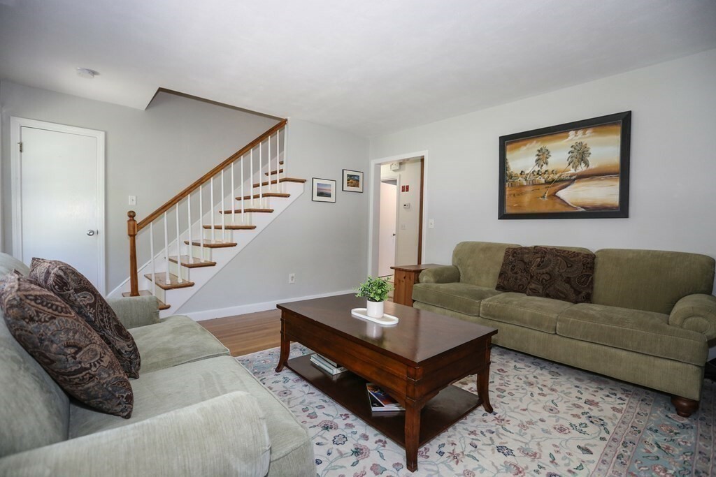 Property Photo:  117 Kings Grant Rd  MA 01752 