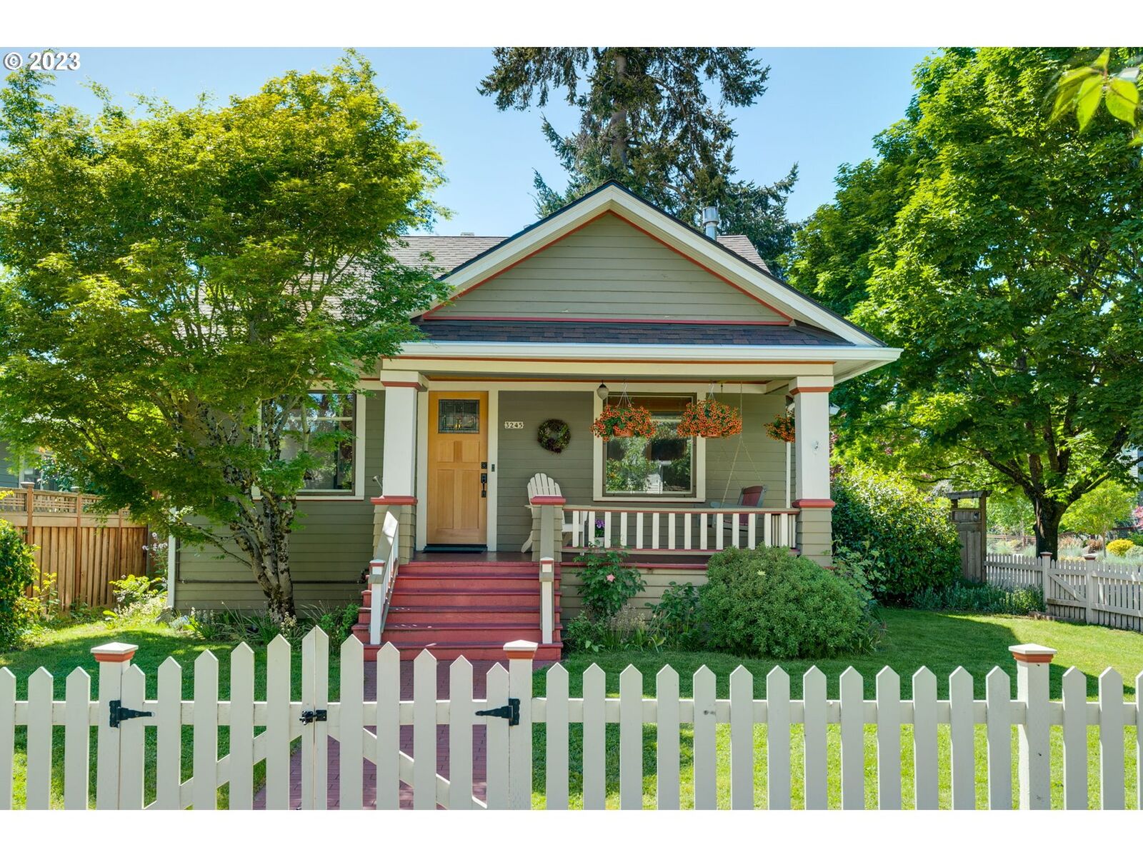 Property Photo:  3245 NE 46th Ave  OR 97213 
