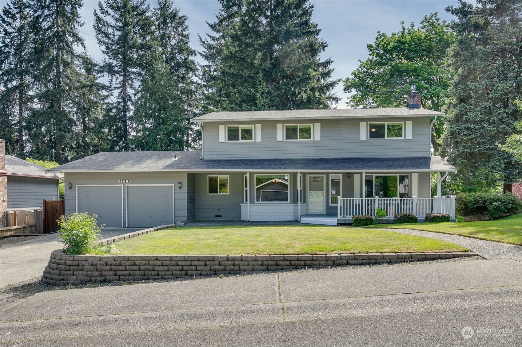 Property Photo: 21405 2nd Avenue SE WA 98021