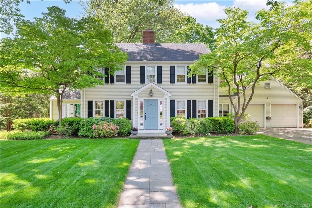 Property Photo:  11 Harvest Lane  CT 06117 