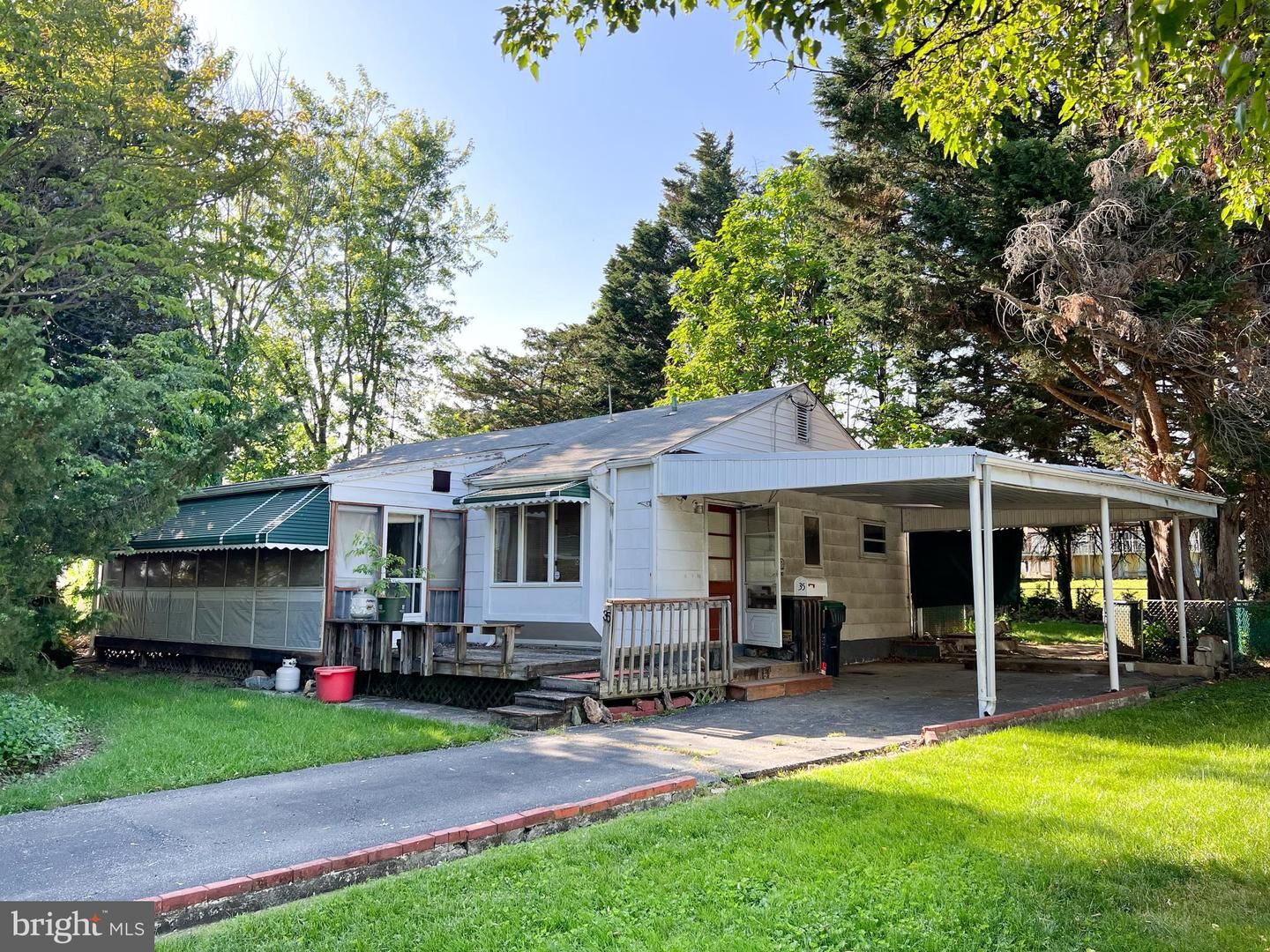Property Photo:  35 Gene Avenue  DE 19720 