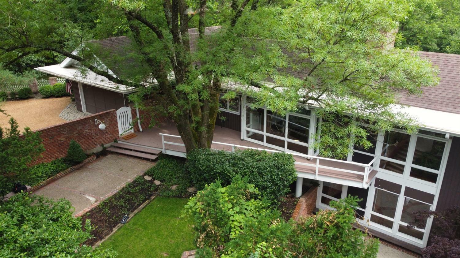 3536 Bayard Dr  Cincinnati OH 45208 photo