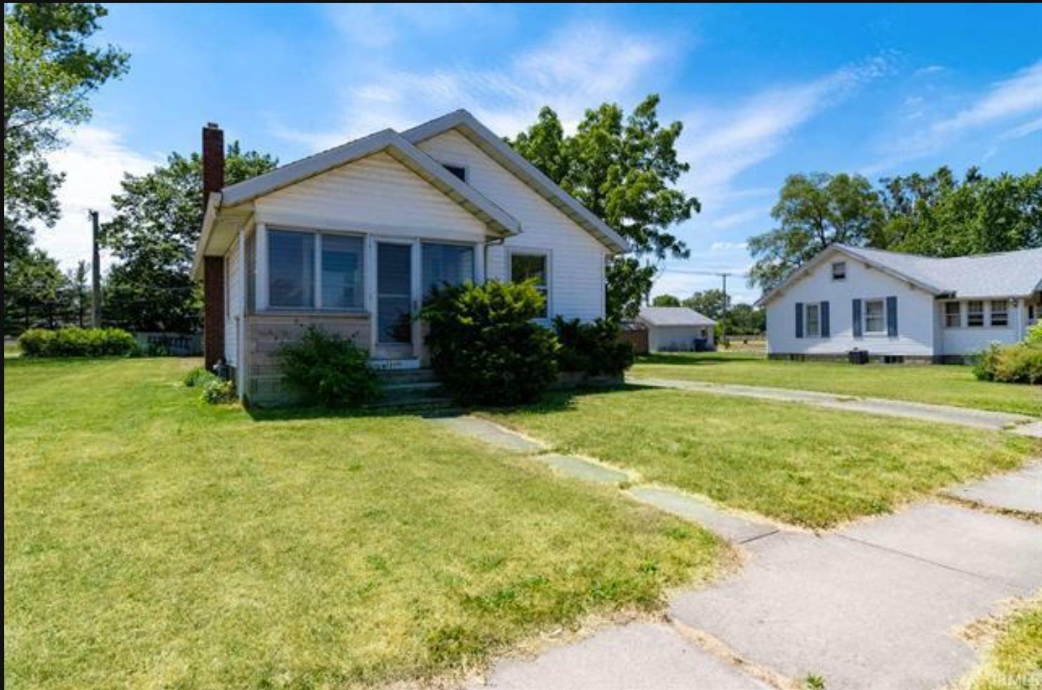 Property Photo:  2209 E 4th Street  IN 46544-3323 