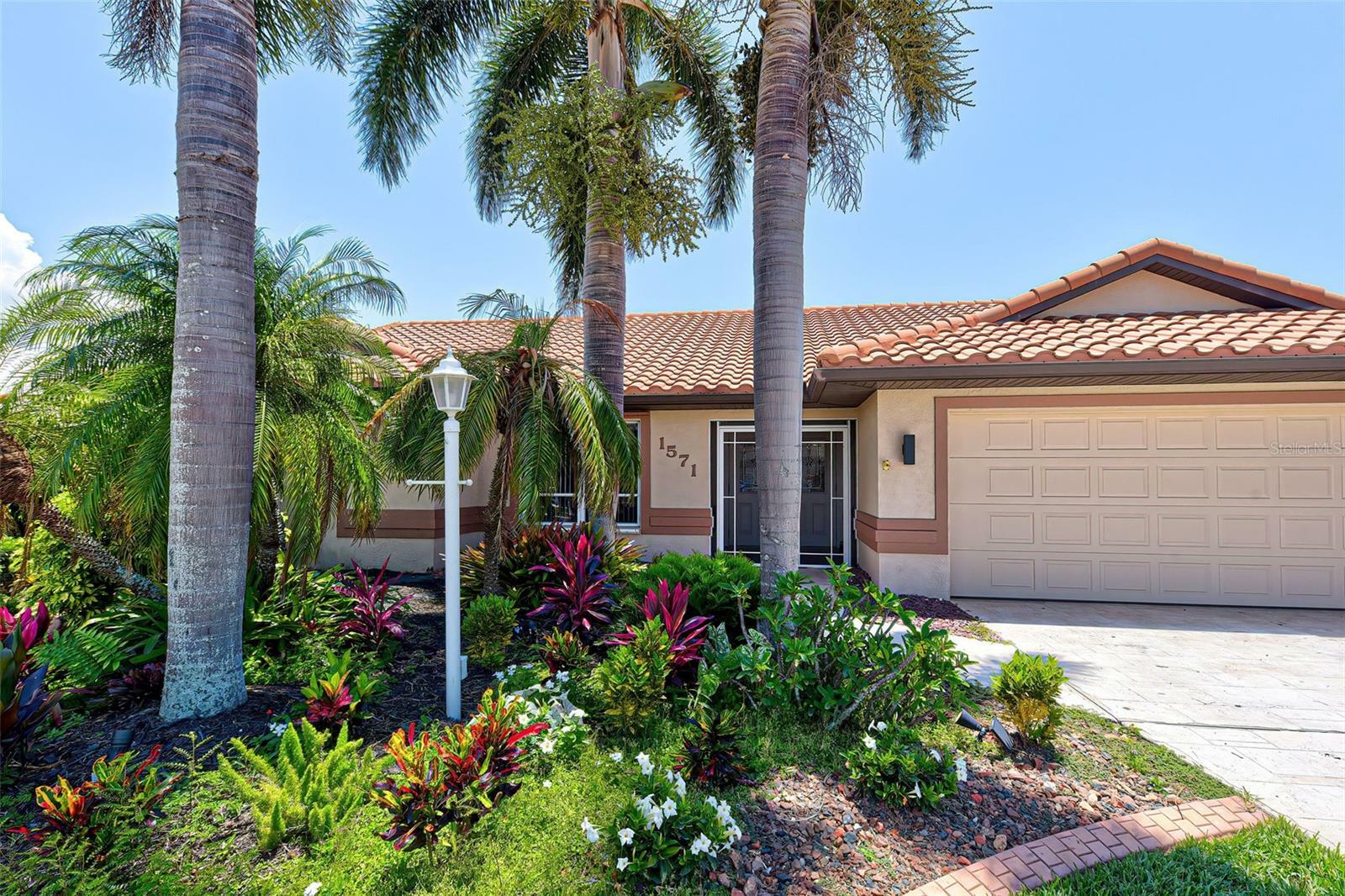 Property Photo:  1571 Waterford Drive  FL 34292 