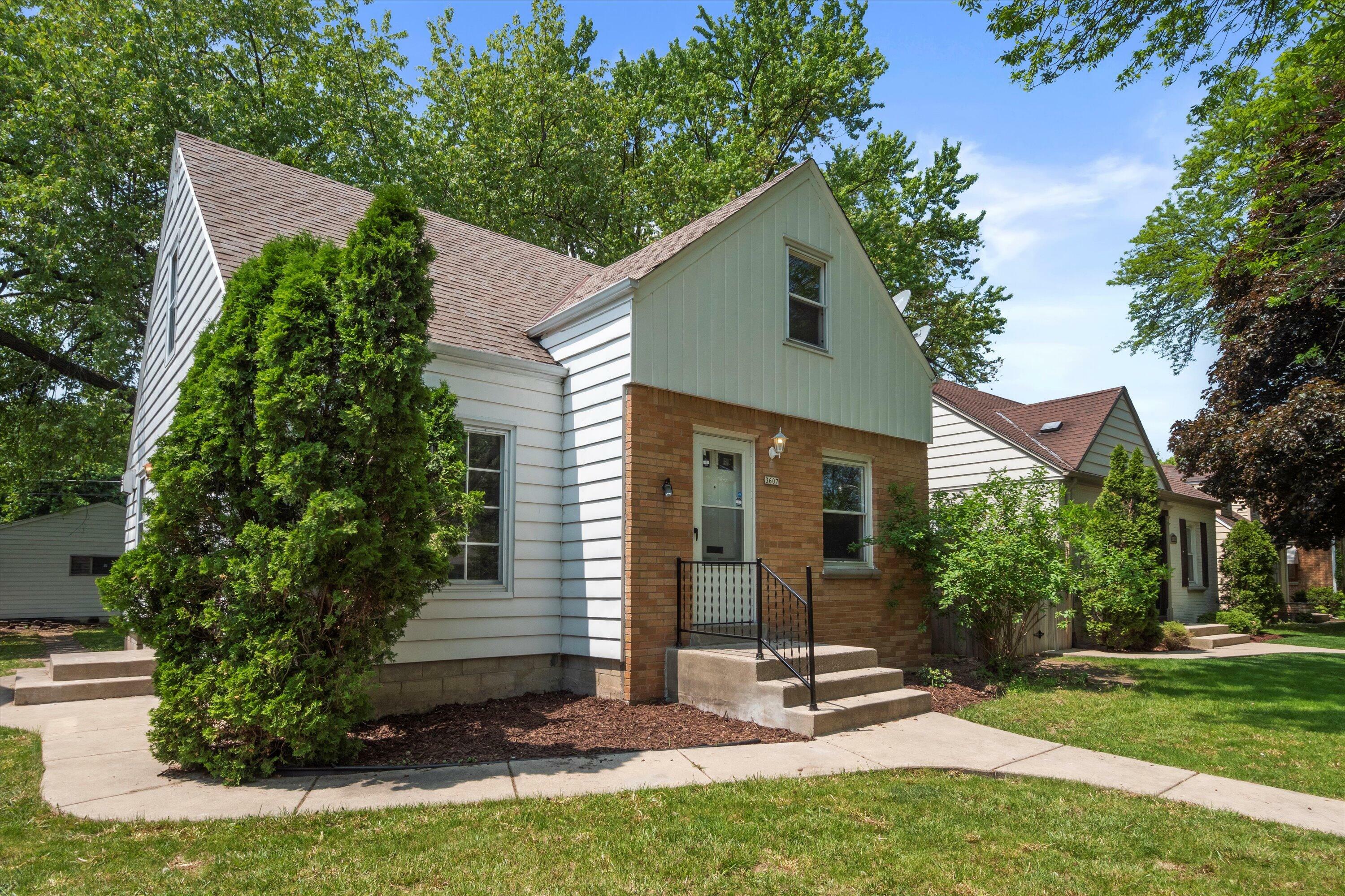 Property Photo:  3607 N 61st St  WI 53216 