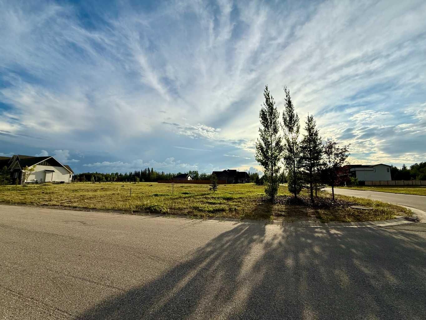 Property Photo: 5716 Poplar Lane AB T8W 0H3