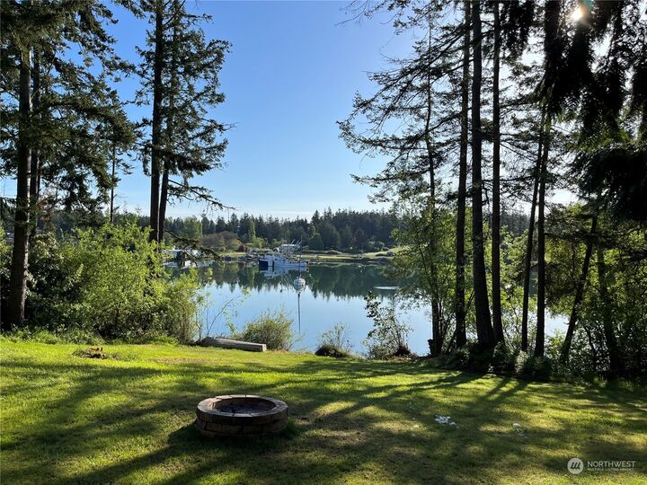 4 bed Nordland home for sale 1481 Griffith Point Road, Nordland, WA 98358