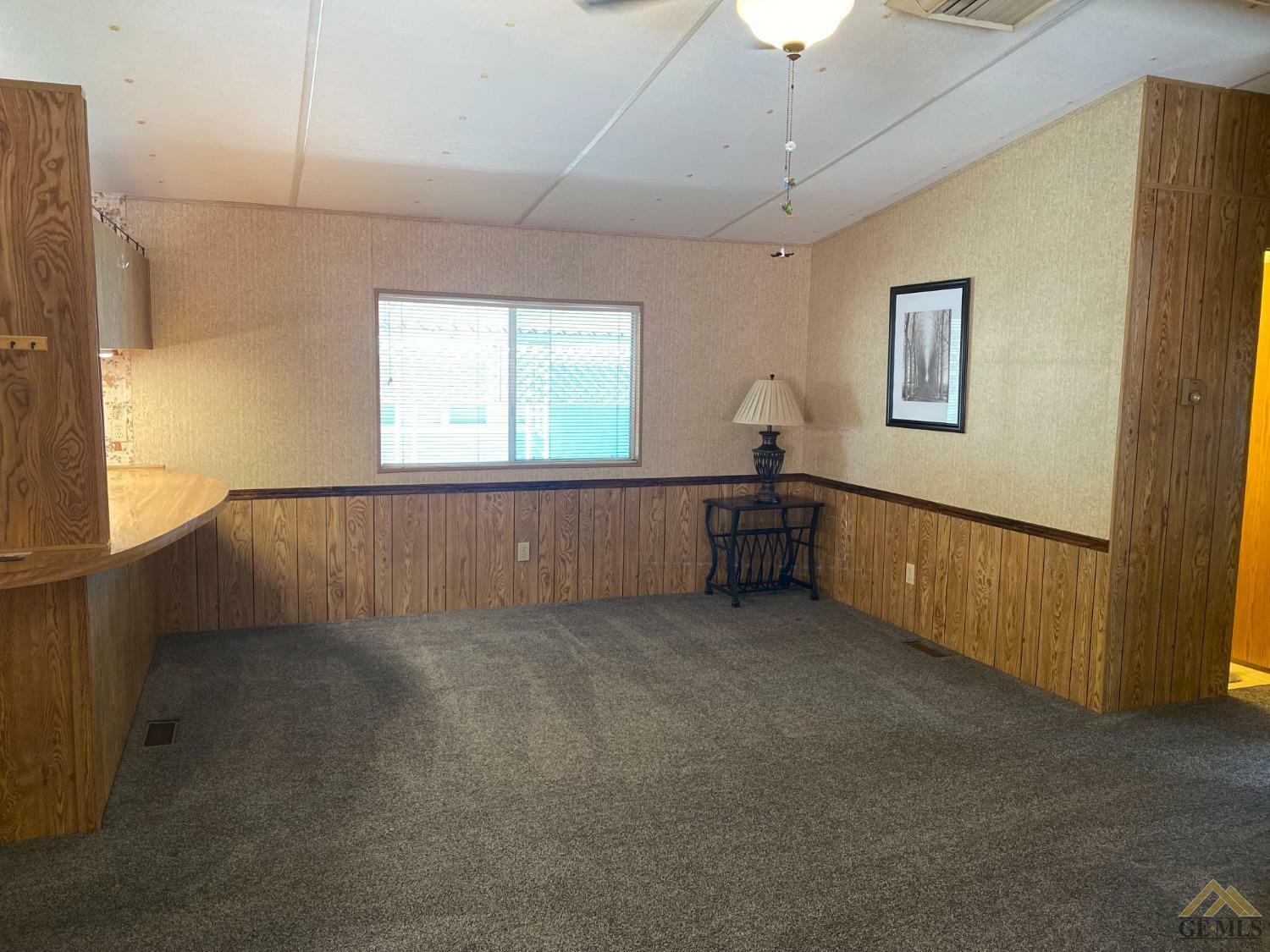 Property Photo: 226 Par Lane CA 93308