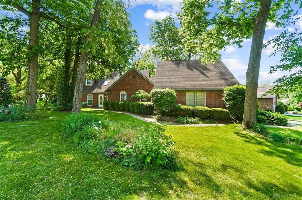 Property Photo:  2734 Cricket Woods Drive  OH 45414 