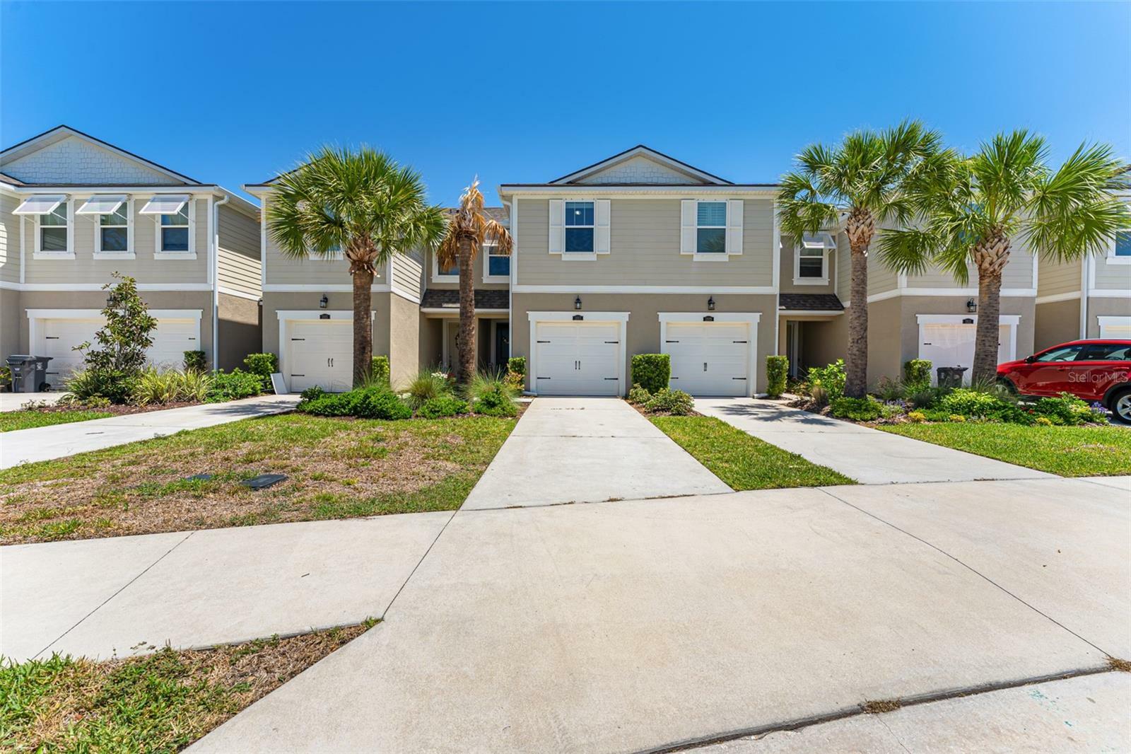 Property Photo: 1807 Sunset Wind Loop FL 34677