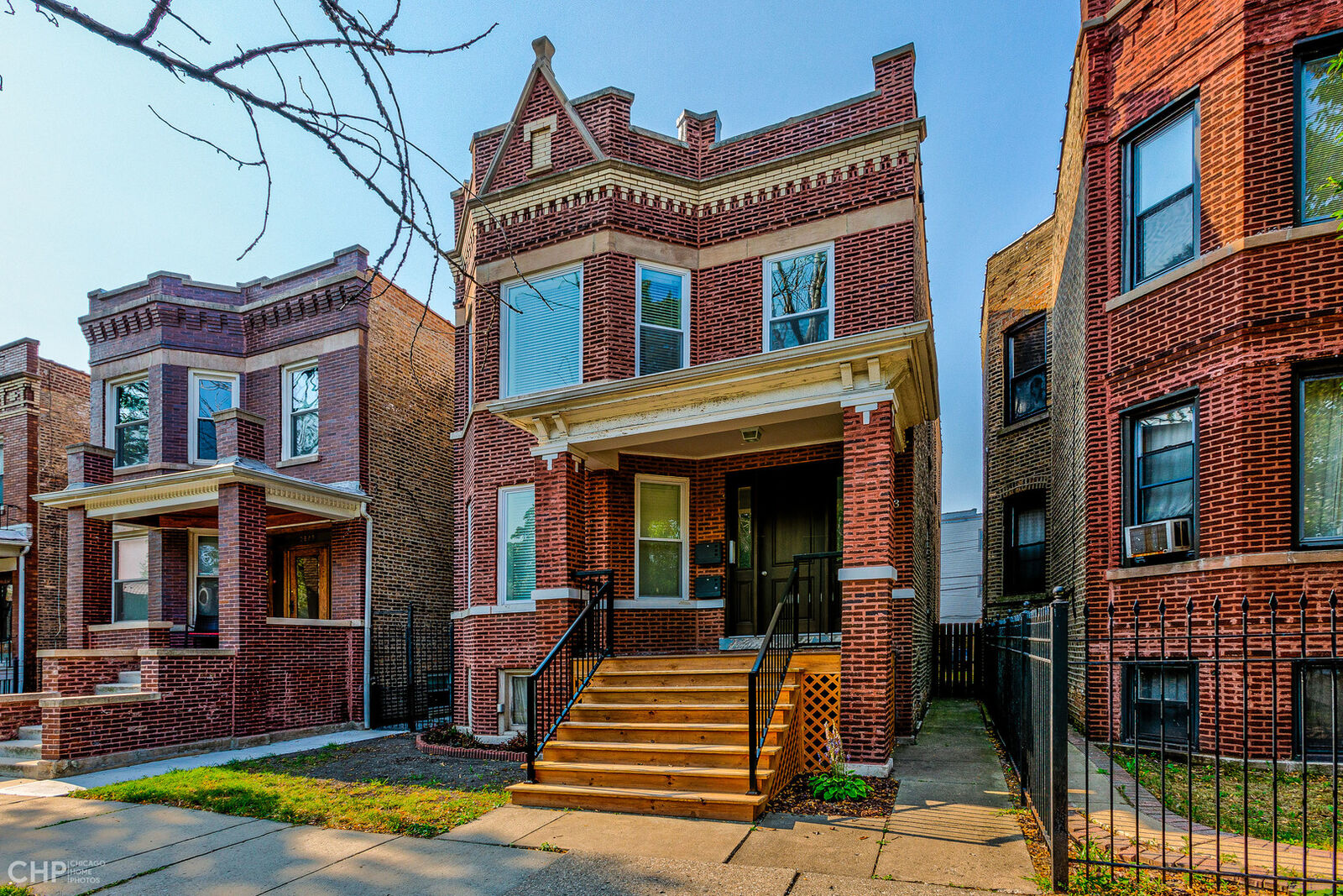 Property Photo: 3853 W Wrightwood Avenue 2 IL 60647