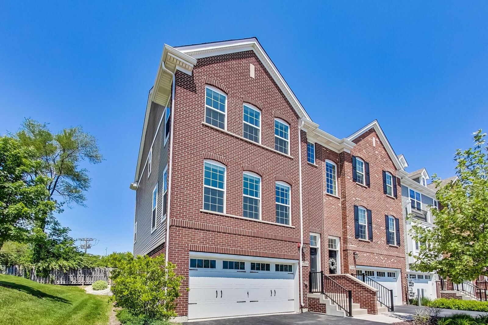 Property Photo: 2550 Huntleigh Lane IL 60517