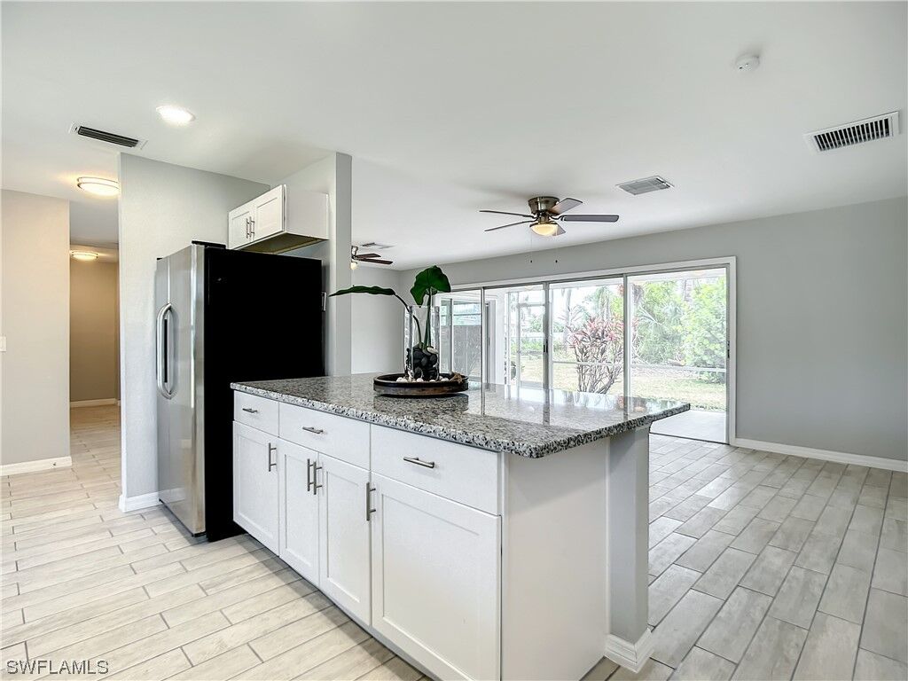 Property Photo:  5213 Elm Court  FL 33904 