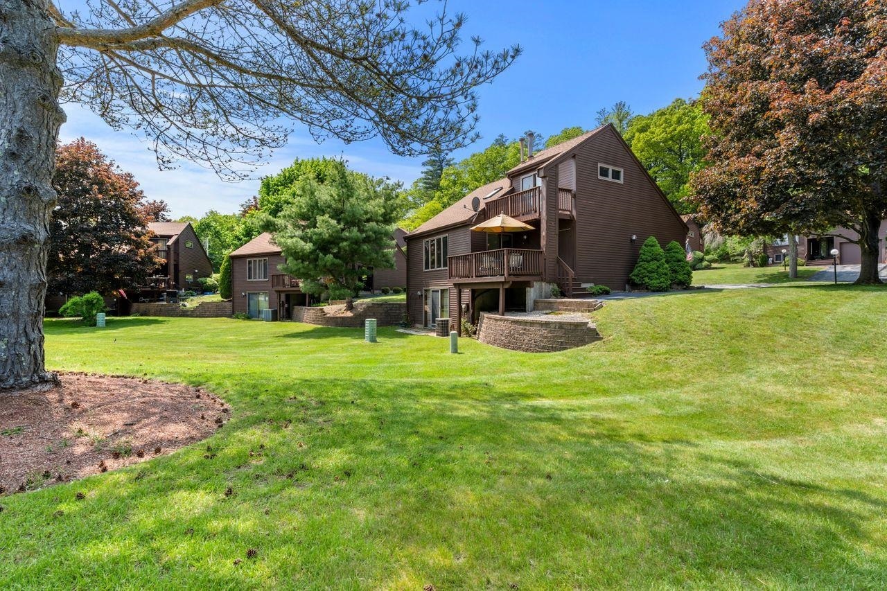 Property Photo: 7 Cornwall Lane NH 03063